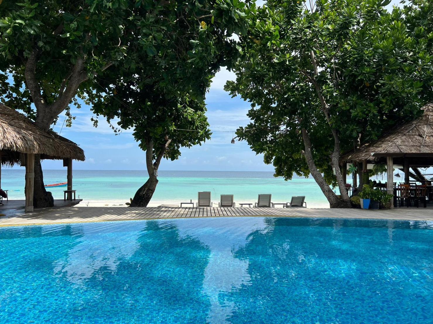 Dong Talay Lipe Beach Resort Exterior photo