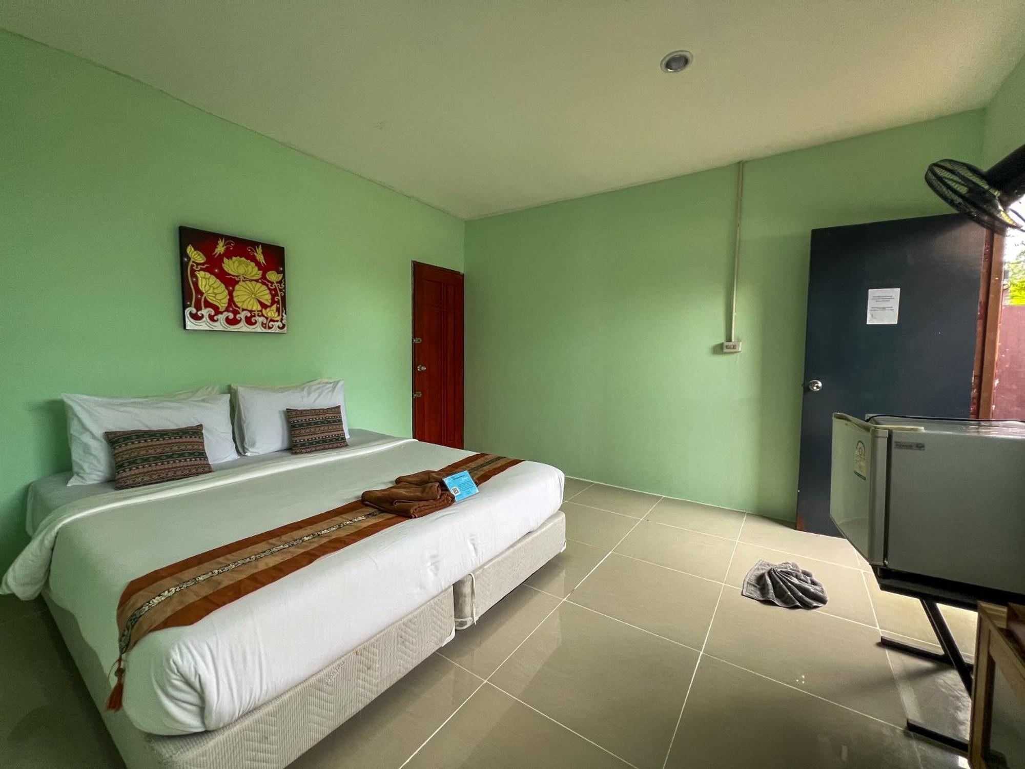 Dong Talay Lipe Beach Resort Exterior photo