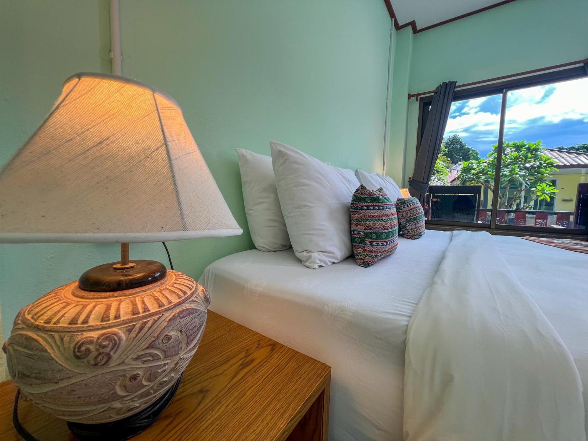 Dong Talay Lipe Beach Resort Exterior photo
