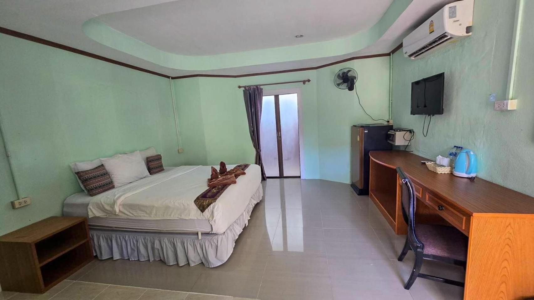 Dong Talay Lipe Beach Resort Exterior photo